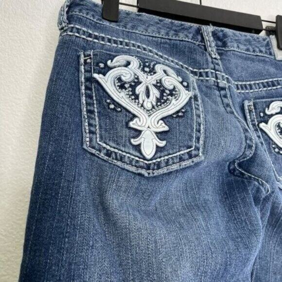 Maurices Womens Jeans Size 30 Premium Denim Blue Dark Wash Bootcut Embroidered - Picture 13 of 14